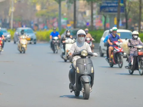 Nắng nóng đặc biệt gay gắt, có nơi nhiệt độ gần 43 độ C