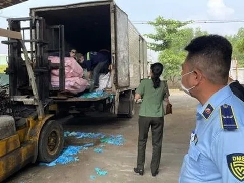 Tp.HCM: Tiêu hủy 11.000 bao thuốc lá nhập lậu