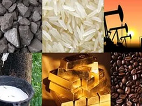 Thị trường ngày 21/4: Giá dầu và quặng sắt giảm, cao su tăng phiên thứ 5, gạo đạt đỉnh 2 tháng