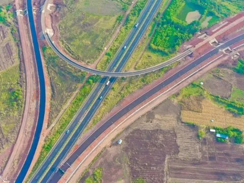 Khánh thành cao tốc Mai Sơn-QL 45, Vĩnh Hảo-Phan Thiếtvà Phan Thiết- Dầu Giây dịp 30/4