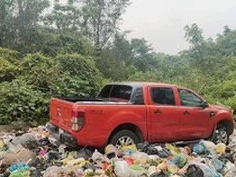 Lời khai của nam nhân viên 16 tuổi tự ý lái xe của khách rồi bỏ lại bãi rác