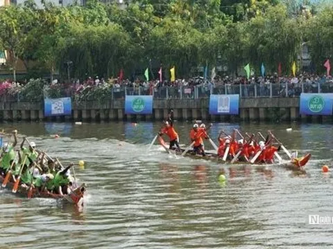 Người dân Tp.HCM lần đầu xem đua ghe ngo trên kênh Nhiêu Lộc