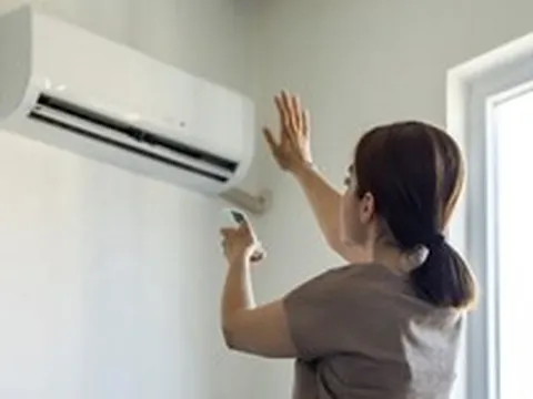 Đóng cửa bật điều hòa ai cũng tưởng đúng hoá ra vẫn mắc phải sai lầm: Vừa tốn điện lại hại thân!