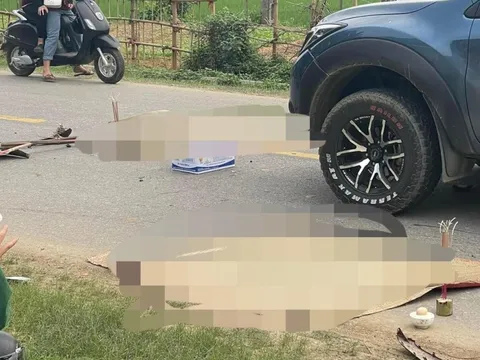 Va chạm xe bán tải, 2 người phụ nữ đi xe máy tử vong tại chỗ