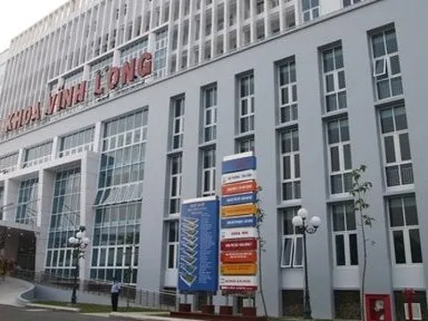 Người đàn ông có dấu hiệu tâm thần nhảy lầu 6 của bệnh viện tử vong