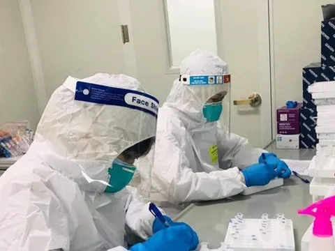 Ngày 23/4 thêm 1.717 ca COVID-19, 61 bệnh nhân nặng đang điều trị