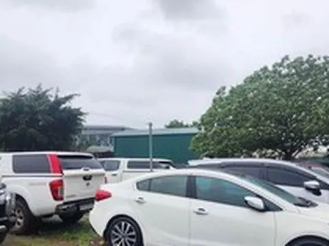 Chùm ảnh: Bên trong 2 bãi đậu xe lậu 'khủng' ở Linh Đàm bị yêu cầu đóng cửa