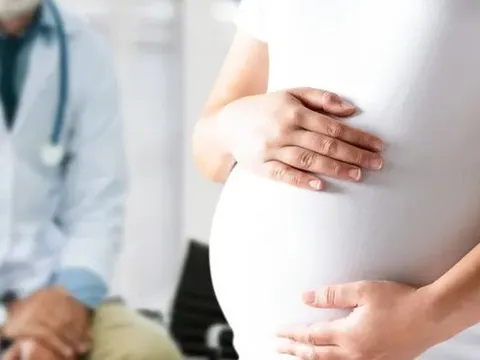 Người giàu Trung Quốc tìm người Mỹ đẻ thuê “nóng” trở lại