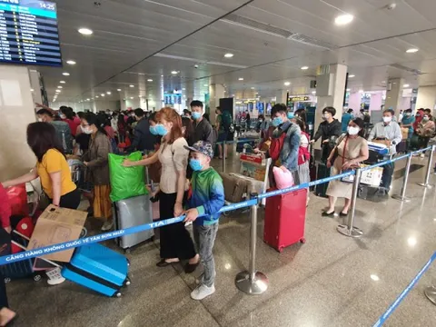 Cục Hàng không lên tiếng về "gánh thêm phí" và "Ám ảnh chờ đợi" tại Tân Sơn Nhất