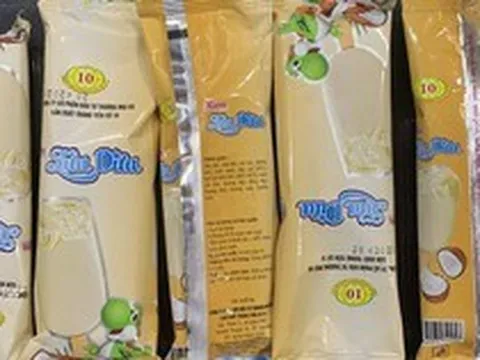 Phát hiện 10 tấn nguyên liệu quá hạn sử dụng để làm kem Tràng Tiền số 10