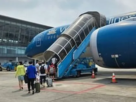 Khó hiểu với giá vé máy bay nhảy múa!
