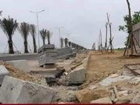 Cảnh ngổn ngang ở dự án đường gần 345 tỷ vừa đội vốn lại chậm tiến độ ở Huế