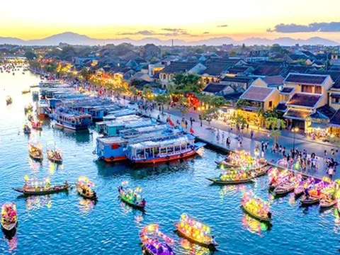 Độc đáo chương trình thực tế quảng bá du lịch: Ngắm cảnh sắc Việt Nam, đi xe điện VinFast, uống bia Sabeco
