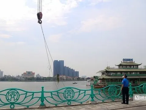 Hà Nội: Tiếp tục phá dỡ du thuyền ở hồ Tây