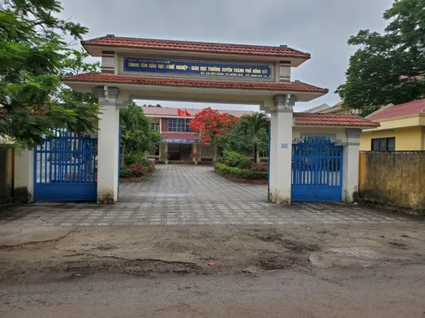 Nữ thủ quỹ bất ngờ bị 2 kẻ lạ mặt xông vào phòng đánh nhập viện