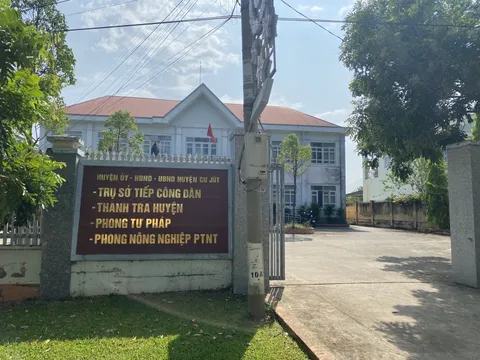 Xác minh thông tin 1 trưởng phòng cấp huyện bị tố "ăn trộm"