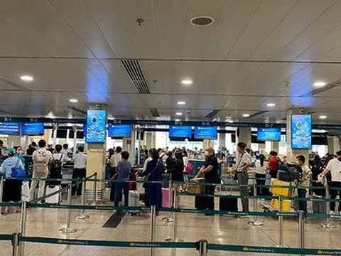 Sân bay Tân Sơn Nhất đón gần 127.000 khách trong ngày 28/4