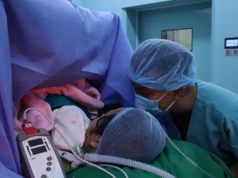 20 em bé “ống nghiệm” đầu tiên ra đời ở Tây Nguyên trao cơ hội, niềm tin cho các cặp vợ chồng hiếm muộn