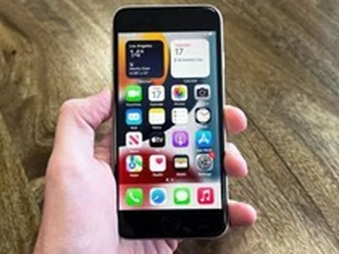 Chiếc iPhone thất bại nhất Việt Nam: Chưa bị khai tử nhưng đã phải rút khỏi kệ chỉ trong vài tháng mở bán