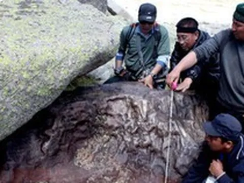 "Cục vàng" từ trên trời rơi xuống một thời làm mưa làm gió ở Trung Quốc: 1 gram có lúc đổi được tới hơn 200 triệu VNĐ