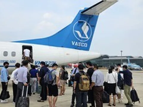 Sân bay Tân Sơn Nhất bắt đầu nóng