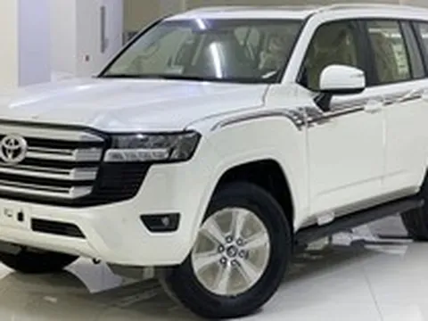 Trang bị này cho thấy Toyota Land Cruiser bản ‘giá rẻ’ dễ về Việt Nam: Cắt nhiều thứ so với bản đang bán, có thể nhiều mục đích sử dụng