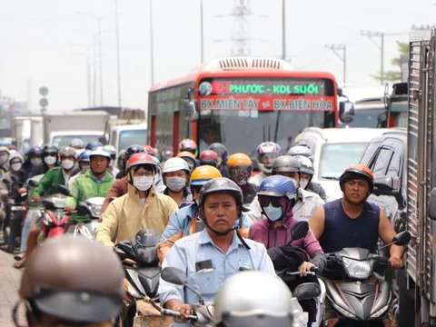 Hình ảnh người dân ở TP HCM bắt đầu về quê dịp lễ