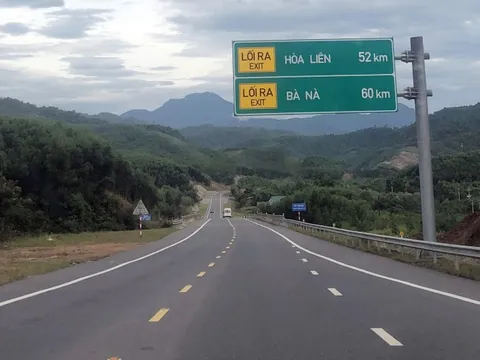 Kinh nghiệm lái xe: 10 lỗi cần tránh khi lái xe trên cao tốc