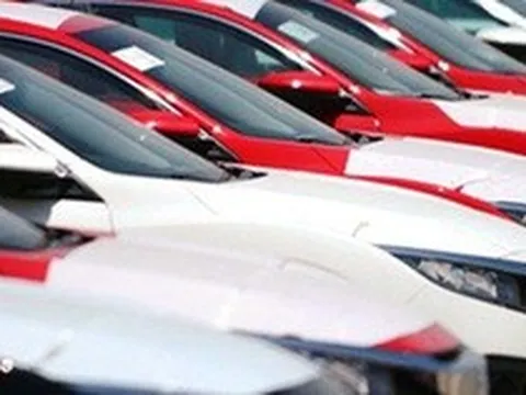 Hơn 15.200 xe ô tô nhập khẩu vào Việt Nam