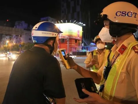 Người dân giảm bia rượu vì sợ "thổi nồng độ cồn", doanh thu và lợi nhuận Sabeco lao dốc