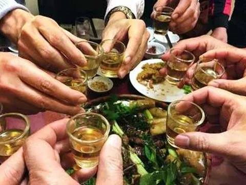 Chấn chỉnh hiện tượng cán bộ, công chức uống rượu bia trong giờ làm việc