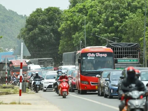 Đồng Nai: Ùn tắc giao thông ngày đầu nghỉ lễ 30/4 và 1/5