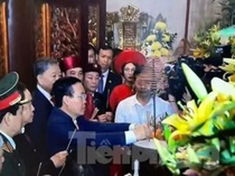 Chủ tịch nước Võ Văn Thưởng dâng hương giỗ Tổ Hùng Vương