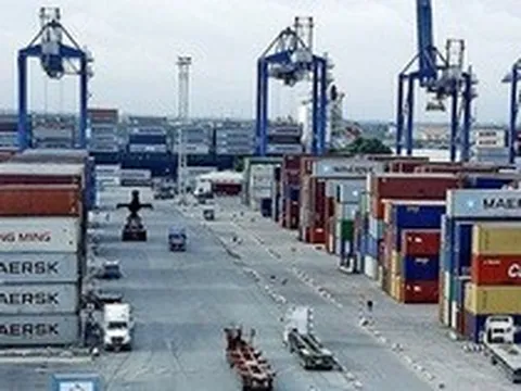 Việt Nam xuất siêu hơn 6,3 tỷ USD