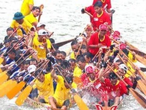 Đến Bình Dương xem đua thuyền gay cấn trên sông