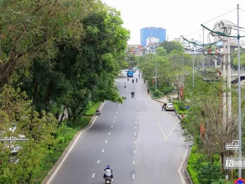 Đường phố Hà Nội thông thoáng, yên bình ngày 30/4
