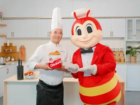 Bếp trưởng Phạm Tuấn Hải chọn gà rán Jollibee hợp vị nhất