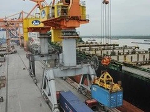 [INFOGRAPHIC] 4 tháng năm 2023, Việt Nam xuất siêu hơn 6 tỷ USD
