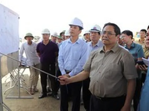 Thủ tướng Phạm Minh Chính kiểm tra tiến độ thi công dự án cao tốc Bắc - Nam