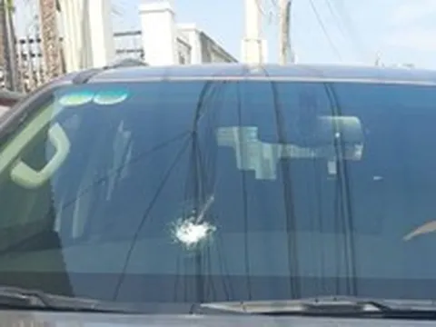 Ô tô bị ném đá trên cao tốc Phan Thiết- Dầu Giây