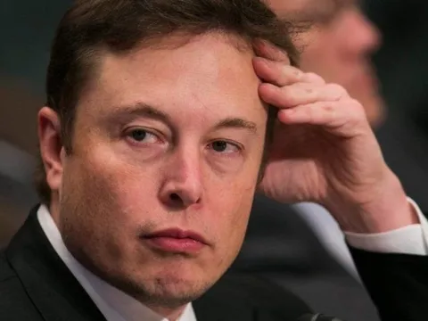 Cú đặt cược liều mạng có thể khiến Elon Musk đưa Tesla 'lao thẳng xuống vực': Cậy nhiều tiền giảm giá xe vô độ, chờ đợi lãi từ 1 mảng kinh doanh còn chưa thành hình