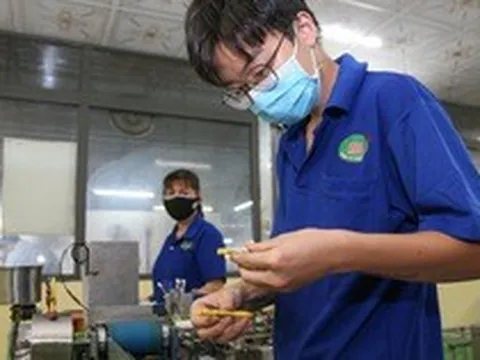 Giảm năm đóng BHXH để hưởng lương hưu: Doanh nghiệp nào tuyển dụng công nhân lớn tuổi?