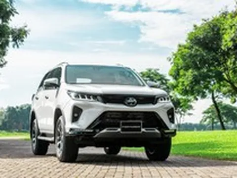 Loạt SUV 5 chỗ, SUV 7 chỗ giảm giá tới 200 triệu đồng, lần đầu tiên Fortuner ưu đãi cực tốt
