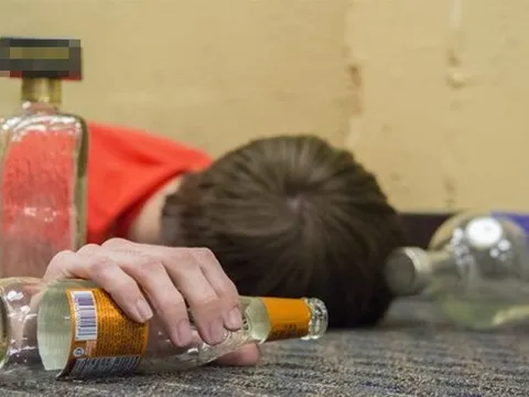 Làm thế nào để phòng tránh ngộ độc rượu?