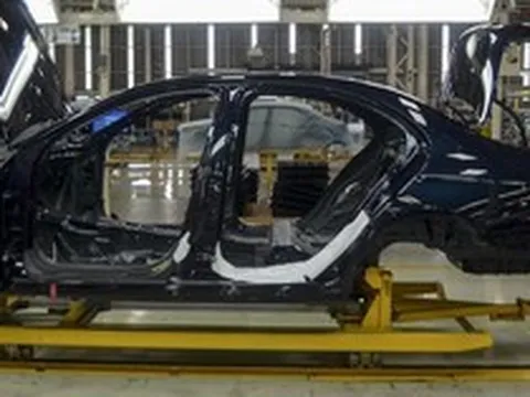 Có nguồn nguyên liệu quan trọng nhiều không kém Trung Quốc, quốc gia hàng xóm Việt Nam trở thành 'sân chơi' mới của các hãng xe châu Âu