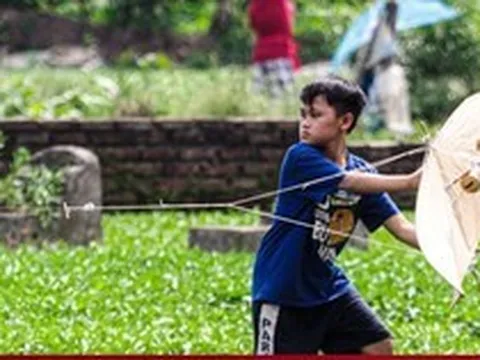 Về ngôi làng ở ngoại thành Hà Nội xem các thí sinh nhí tranh tài thả diều