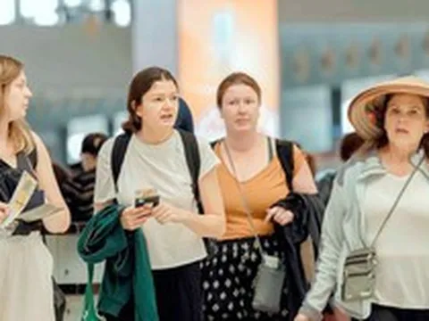 Khách quốc tế đi hàng không Việt Nam tăng mạnh