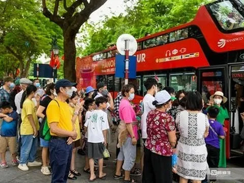 Dịp lễ 30/4-1/5: Hà Nội thu từ khách du lịch ước đạt 2.400 tỷ đồng