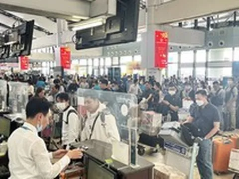 Vì sao khách bay nội địa bất ngờ giảm trong dịp 30/4?