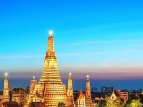 Người Việt đổ xô du lịch nước ngoài, 'cháy' tour đi Thái, Hàn